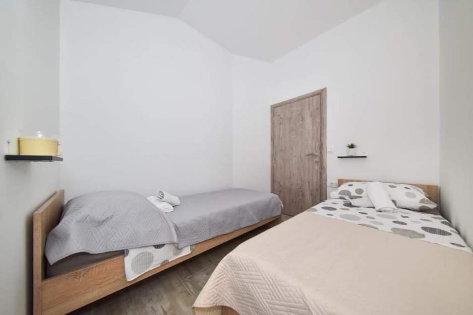 Kuca Za Odmor Megi Apartamento Posedarje Exterior foto