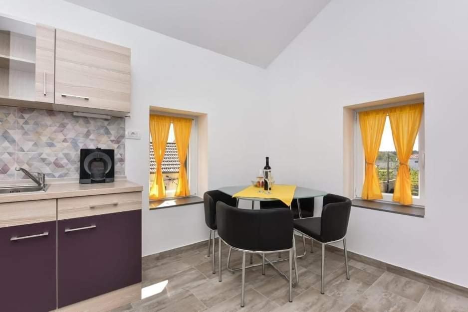Kuca Za Odmor Megi Apartamento Posedarje Exterior foto