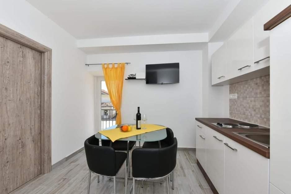 Kuca Za Odmor Megi Apartamento Posedarje Exterior foto
