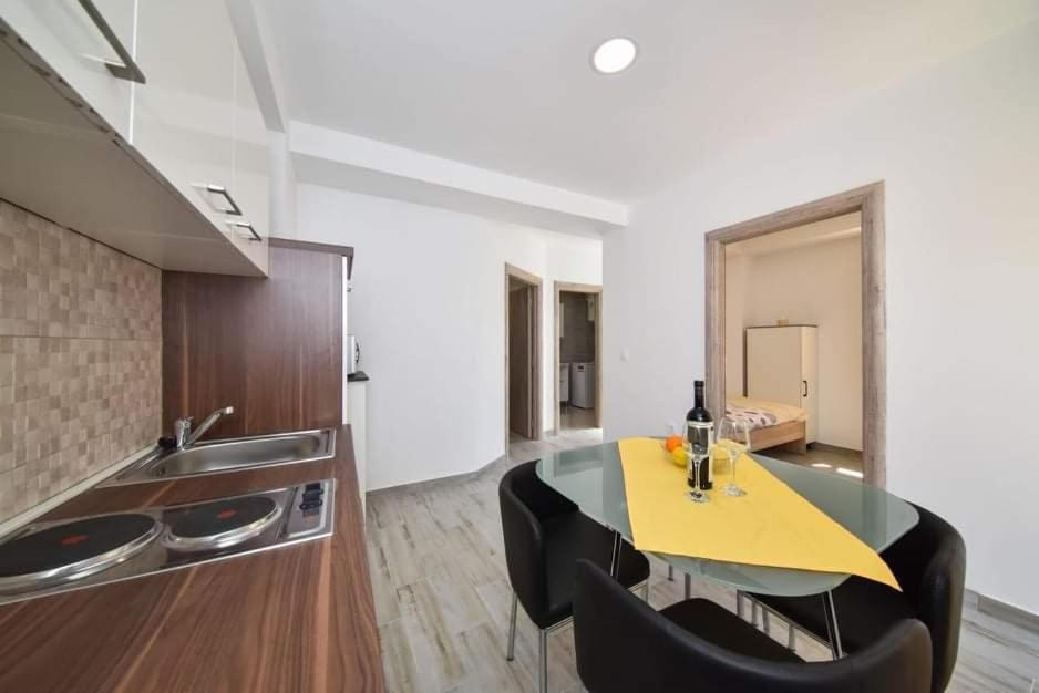 Kuca Za Odmor Megi Apartamento Posedarje Exterior foto