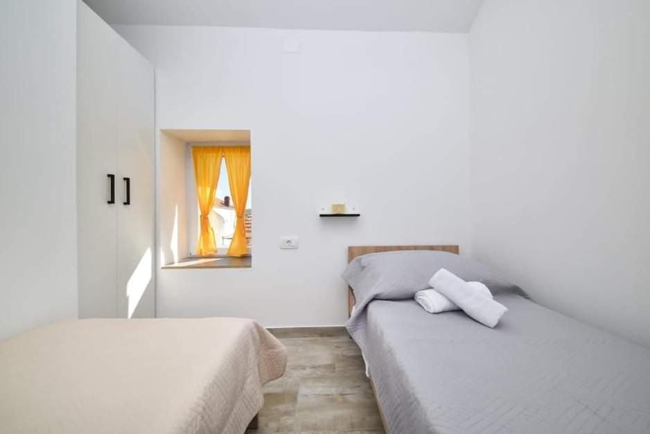 Kuca Za Odmor Megi Apartamento Posedarje Exterior foto