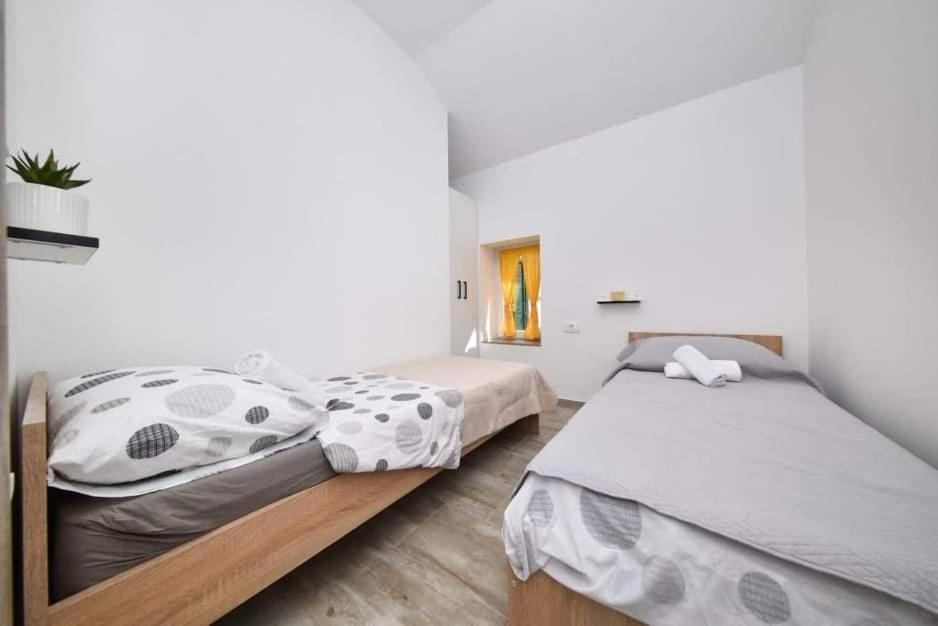 Kuca Za Odmor Megi Apartamento Posedarje Exterior foto